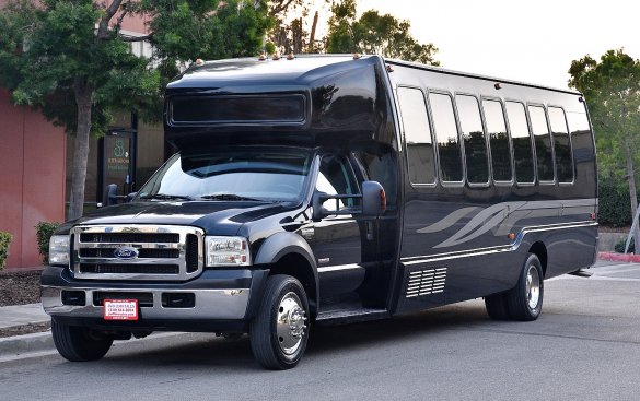 2006 Ford F-550 Limo Bus for Sale in Fontana, CA - Main Photo