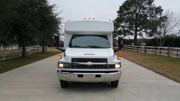 2008 Chevrolet C 5500  Limo Bus for Sale in Houston, TX - Photo 3