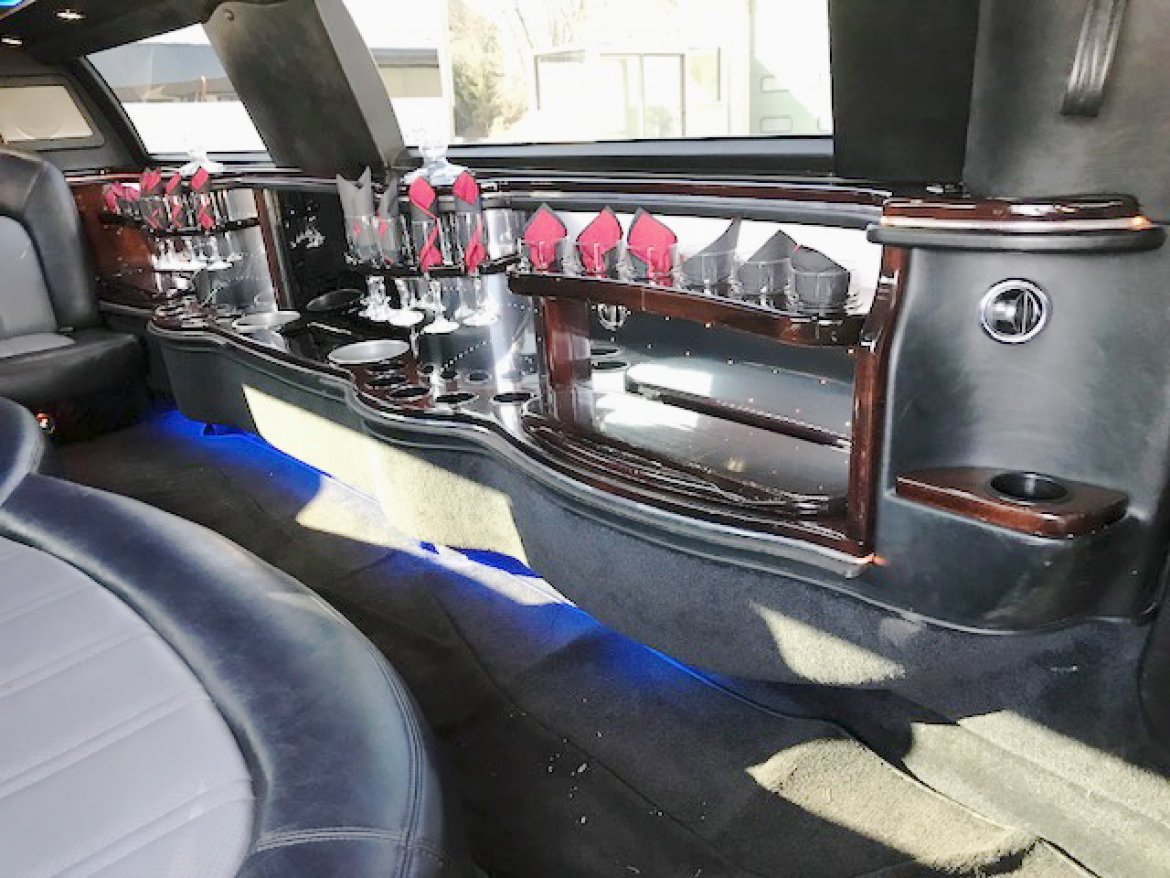 Limousine for Sale in Oaklyn, NJ - Photo 11