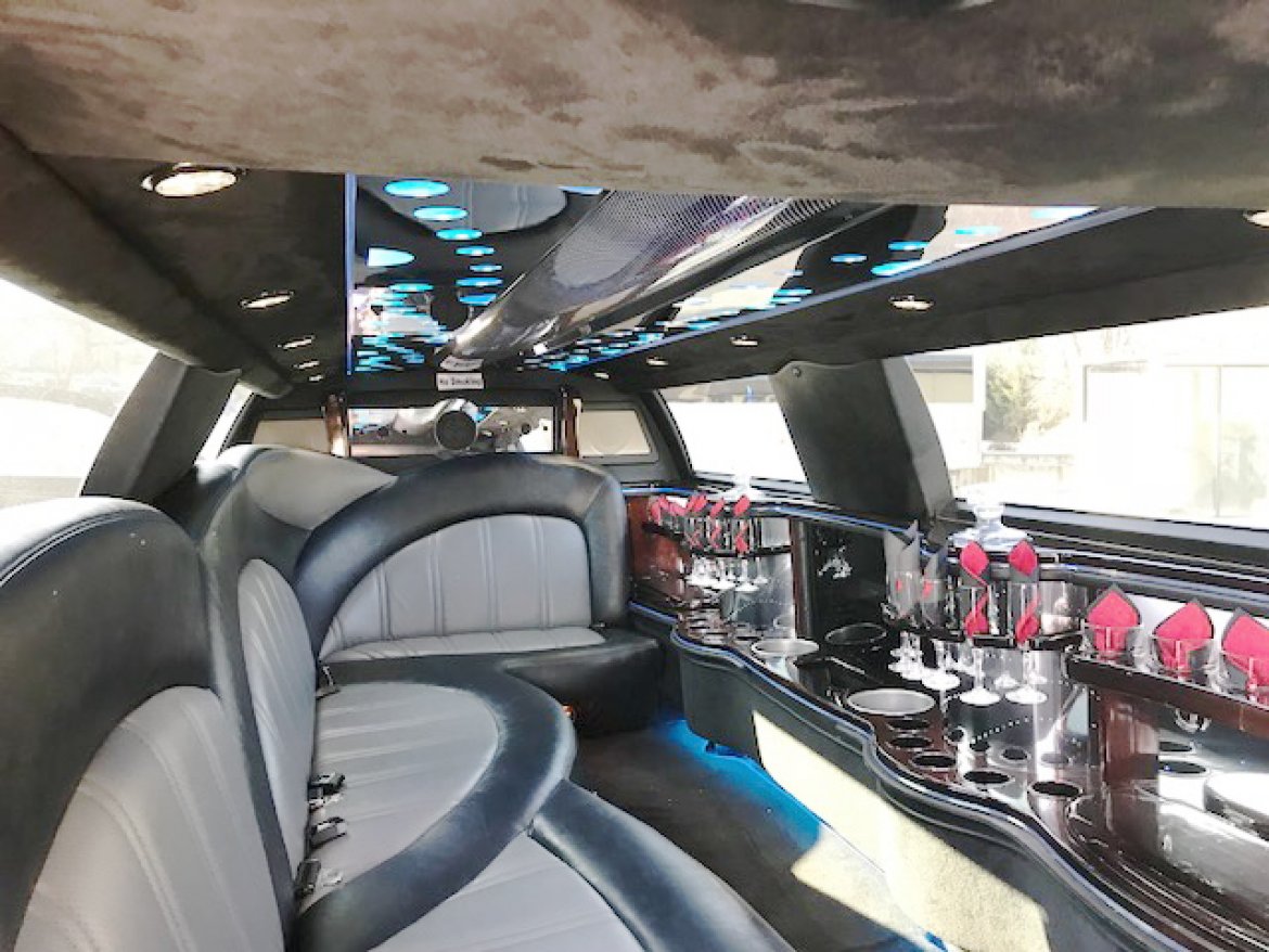 Limousine for Sale in Oaklyn, NJ - Photo 12