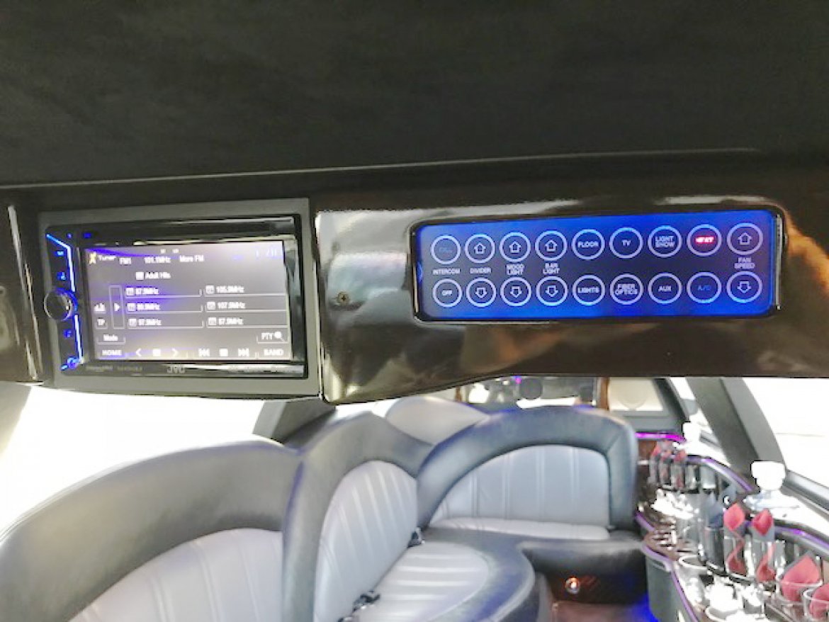 Limousine for Sale in Oaklyn, NJ - Photo 14