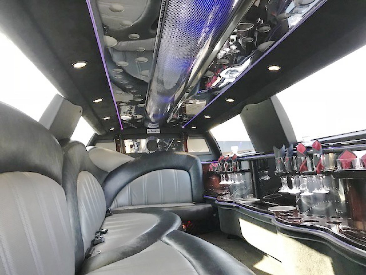 Limousine for Sale in Oaklyn, NJ - Photo 17