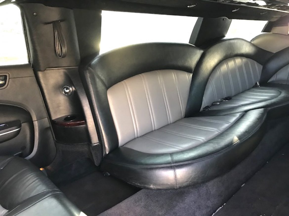 Limousine for Sale in Oaklyn, NJ - Photo 18