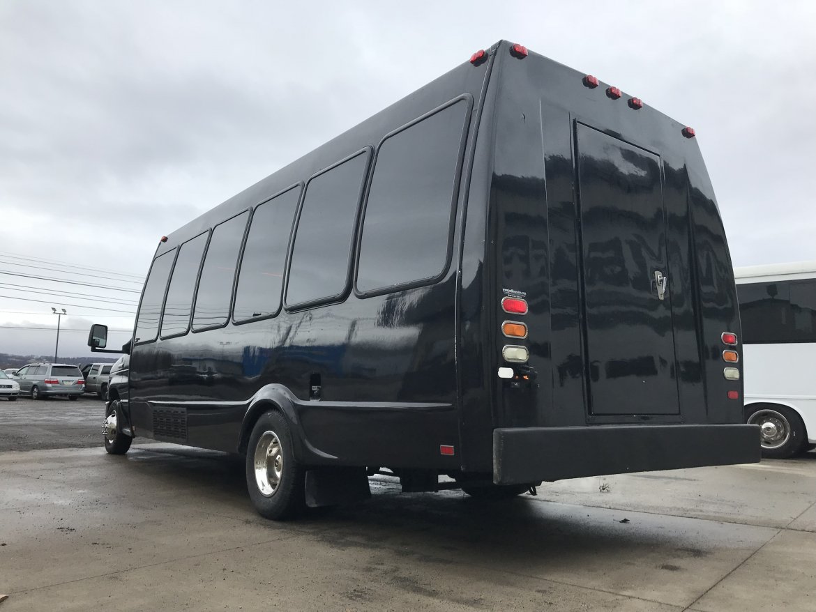 Limo Bus for Sale in North East , PA - Photo 11