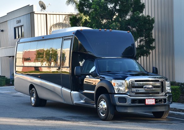2013 Ford F-550 Shuttle Bus for Sale in Fontana, CA - Main Photo