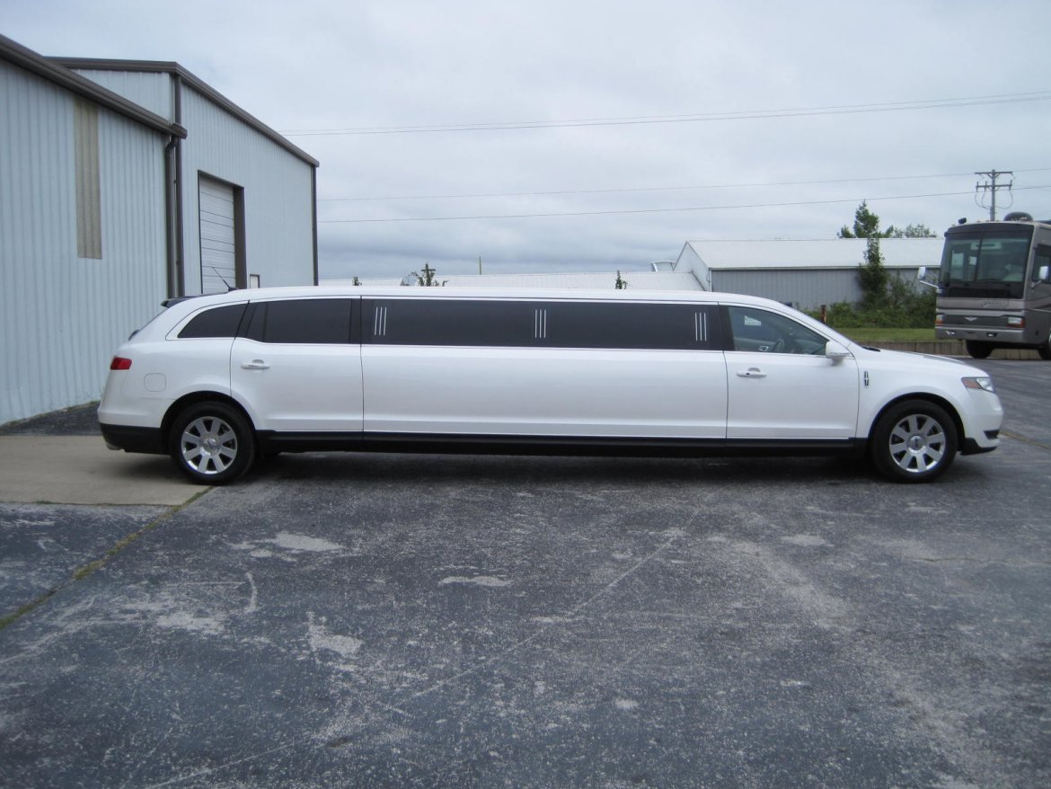Limousine for Sale in Ozark, MO - Photo 9