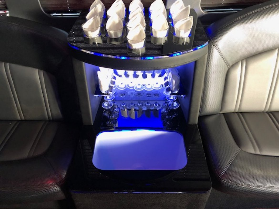 Limo Bus for Sale in Aurora, CO - Photo 10