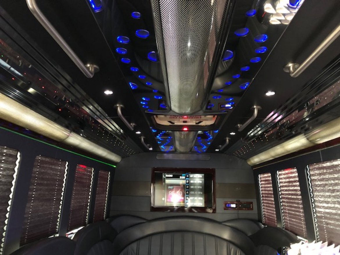 Limo Bus for Sale in Aurora, CO - Photo 14