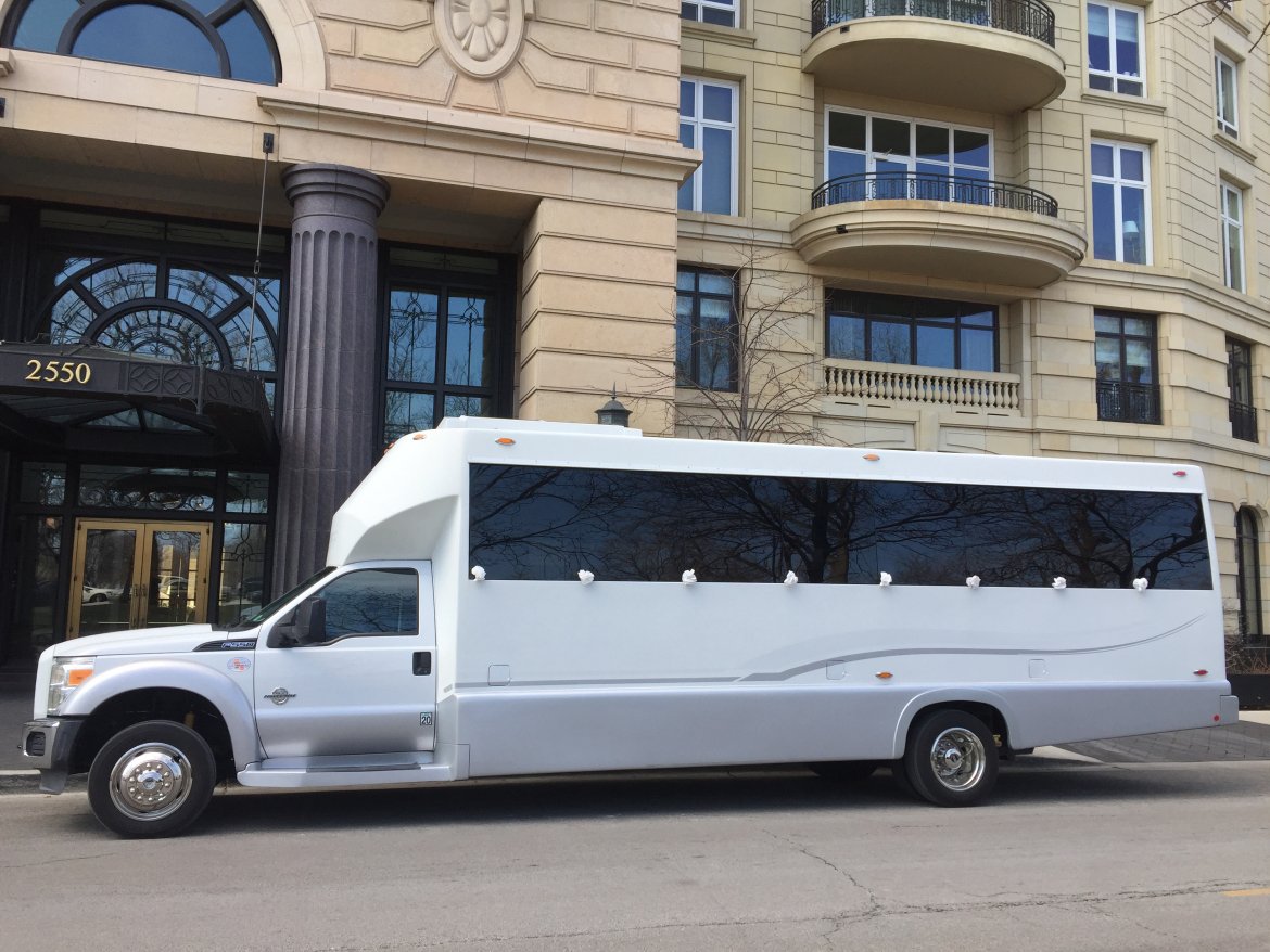 Limo Bus for Sale in Rolling Meadows, IL - Photo 3