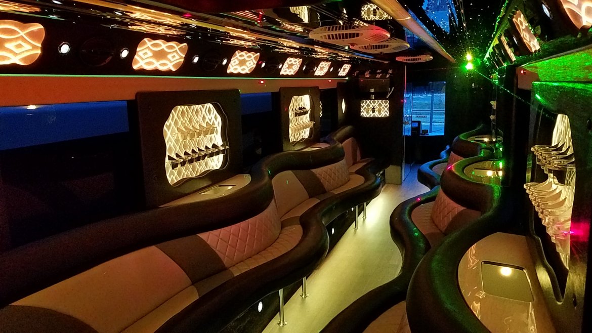 Limo Bus for Sale in Mornganville, NJ - Photo 6