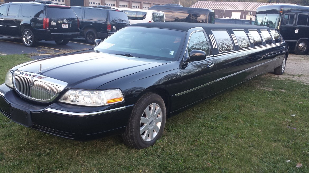 Limousine for Sale in AMHERST, OH - Main Photo