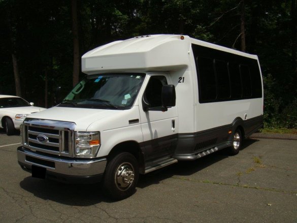 2014 Ford E-450 Gas Executive Shuttle for Sale in Oaklyn, NJ - Main Photo