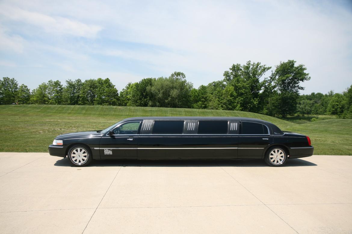 Limousine for Sale in AVON, OH - Photo 3