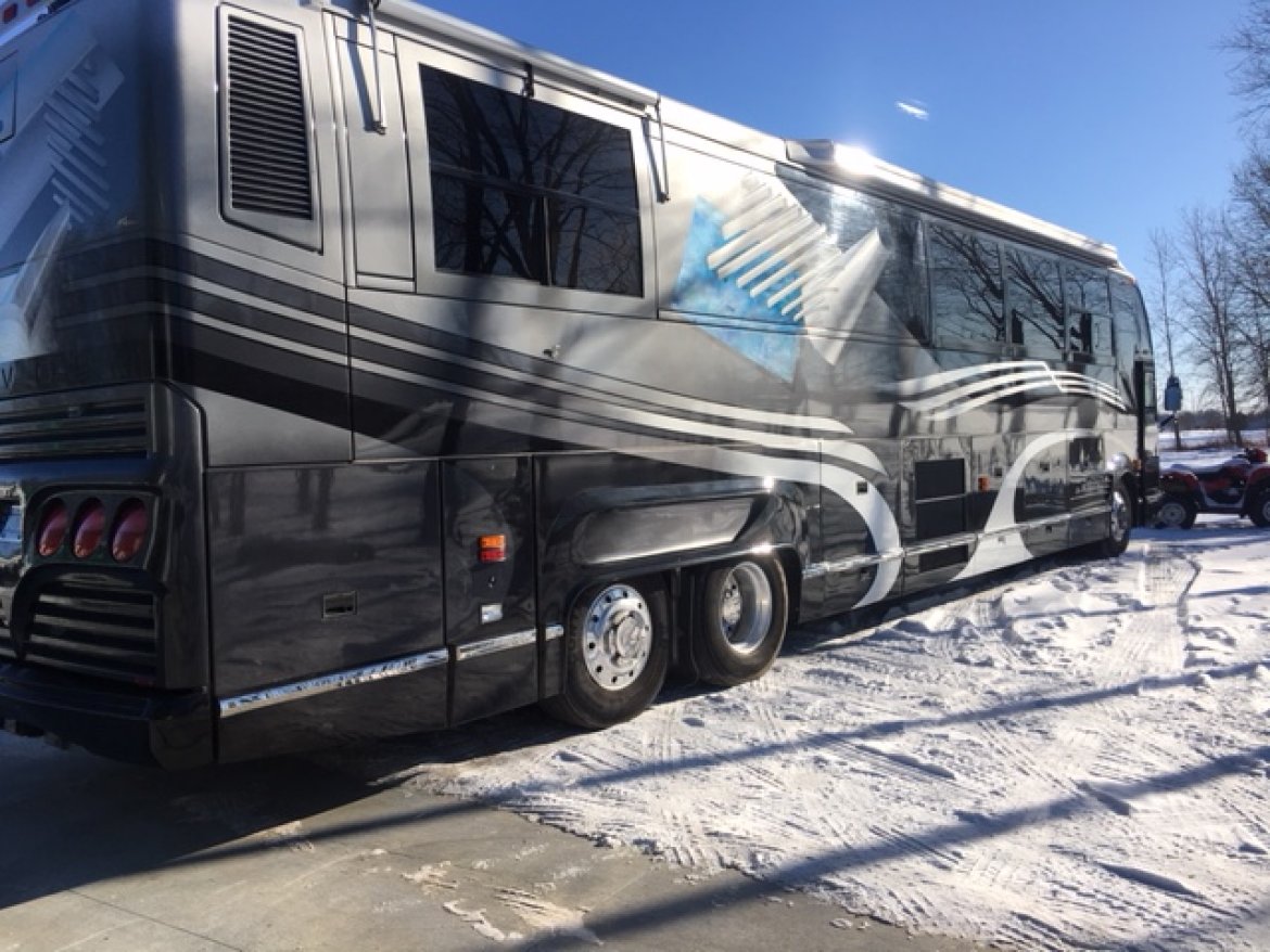Motorcoach for Sale in INDIANAPOLIS, IN - Photo 3