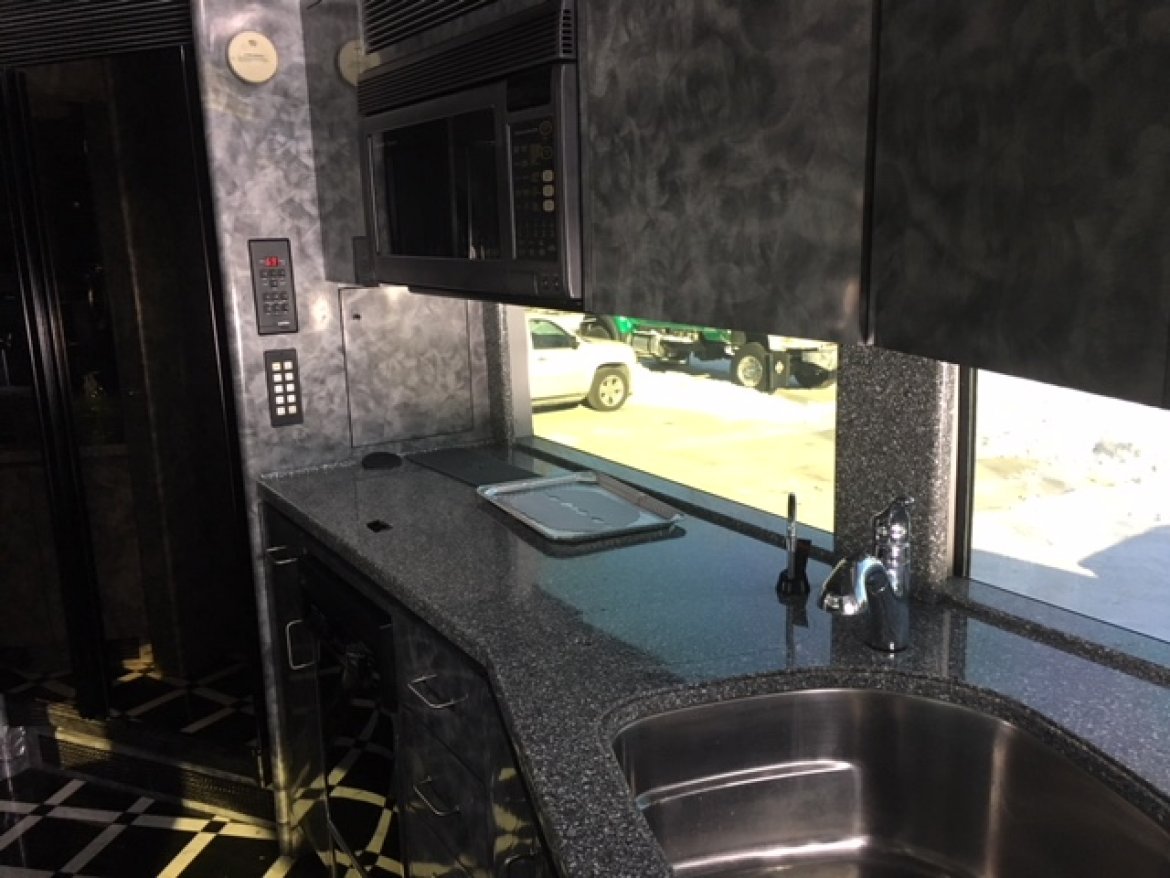 Motorcoach for Sale in INDIANAPOLIS, IN - Photo 4