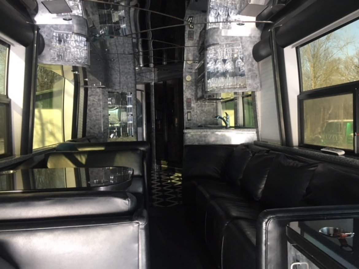 Motorcoach for Sale in INDIANAPOLIS, IN - Photo 5