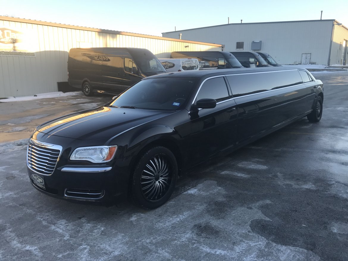 Limousine for Sale in Springfield, MO - Photo 2
