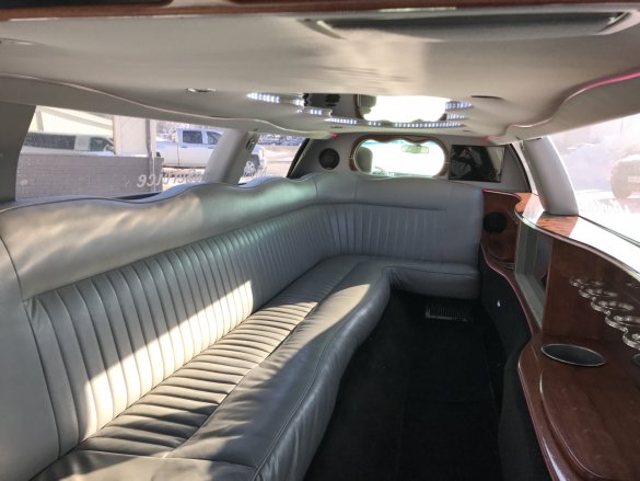 2006 Lincoln Town Car Limousine for Sale in NORTH EAST, PA - Main Photo