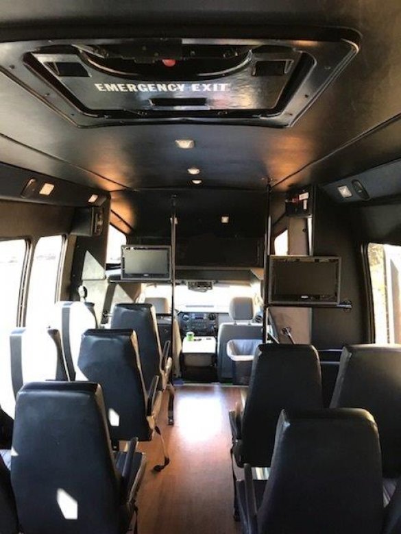 2013 Ford F-550 Shuttle Bus for Sale in Oaklyn, NJ - Photo 2