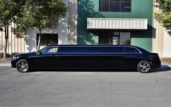 2013 Chrysler 300 Limousine for Sale in Fontana, CA - Photo 3