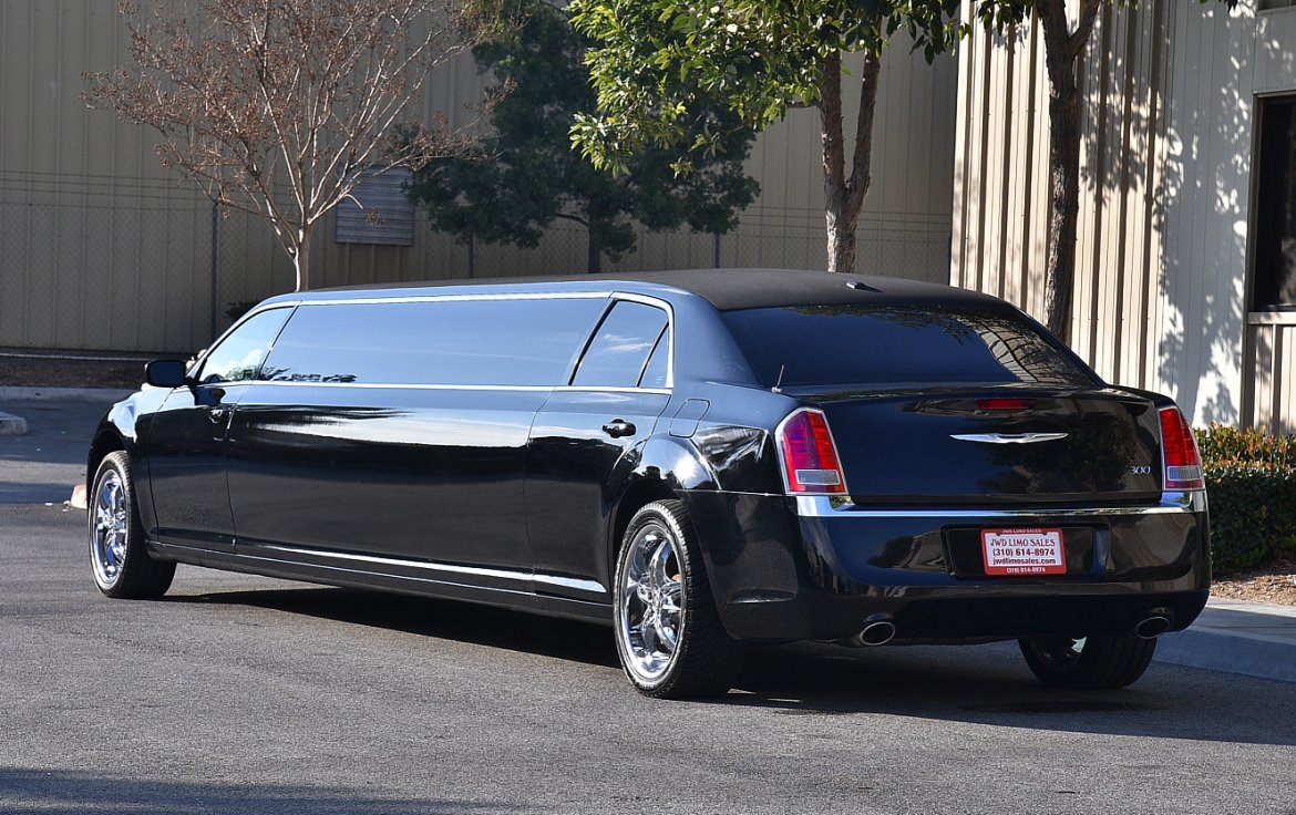 Limousine for Sale in Fontana, CA - Photo 2