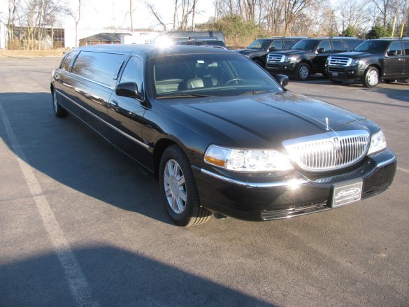 2011 Lincoln Town Car Limousine for Sale in Nashville, TN - Main Photo