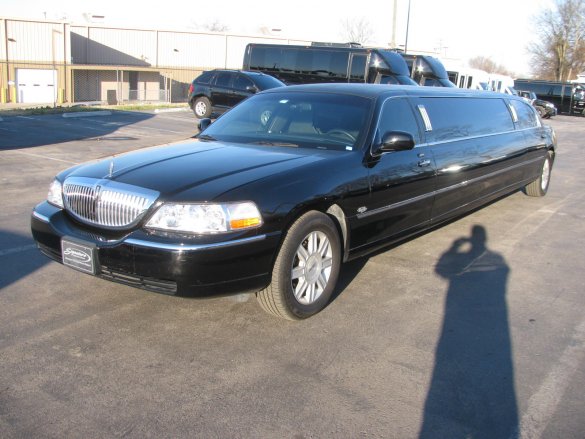 2011 Lincoln Town Car Limousine for Sale in Nashville, TN - Photo 2