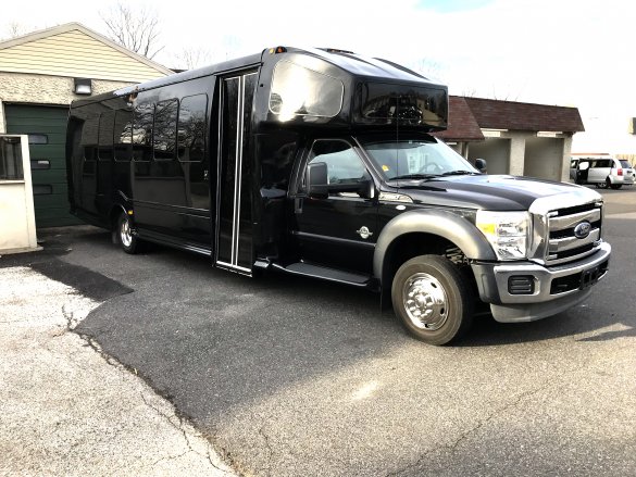 2013 Ford F-550 Shuttle Bus for Sale in Oaklyn, NJ - Main Photo