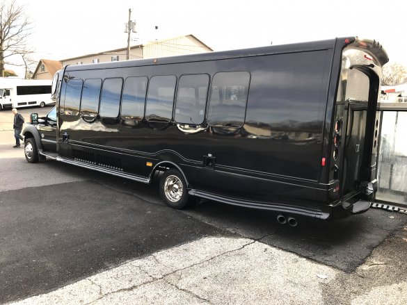 2013 Ford F-550 Shuttle Bus for Sale in Oaklyn, NJ - Photo 2